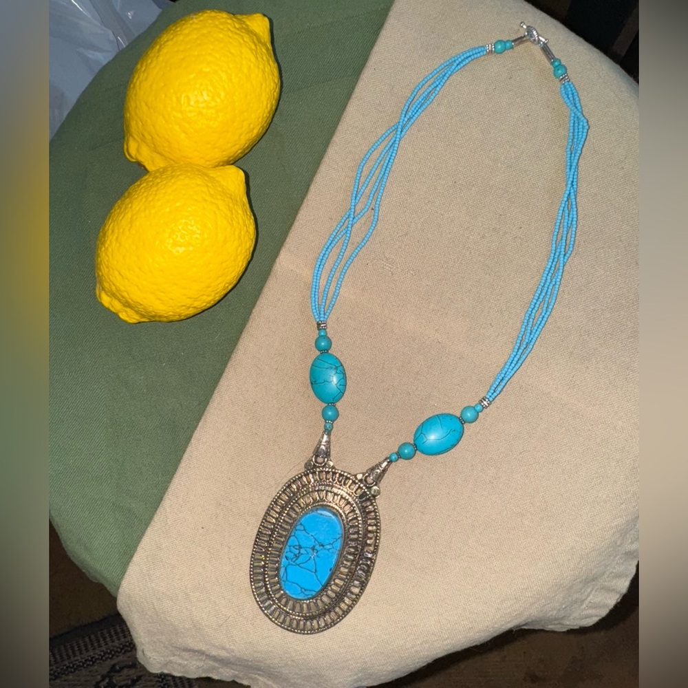 🆕 Faux Turquoise Necklace with Pendant